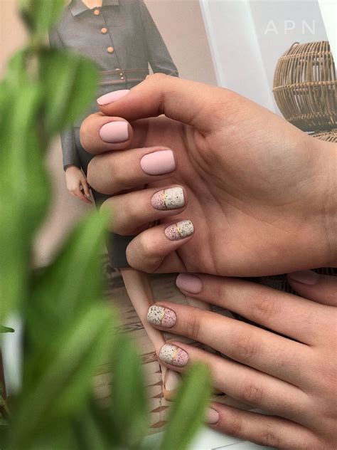 Матовый нежный маникюр перепелиное яйцо | Manicure, Nail tips, Nail designs