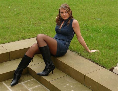 Amatuer Wife Naked In Boots