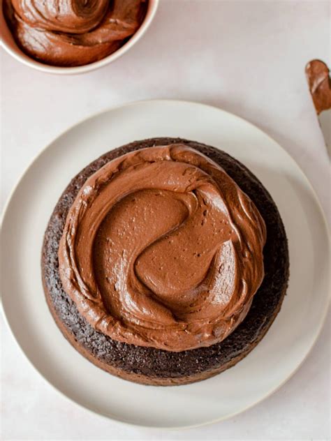 The Best Frosting for Chocolate Cake - Tara Teaspoon