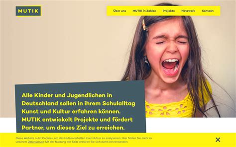 Mutik — SOTD: 21.04.17 | Best Website Gallery