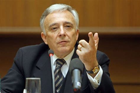 Mugur Isarescu a devenit socru mare! - Stirile Kanal D
