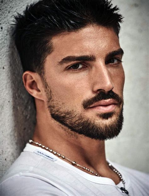 11 Exciting Chin Strap Beard Variations | Haircut Inspiration