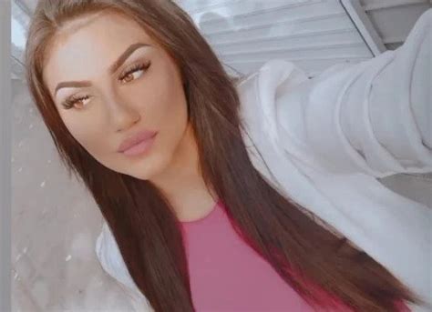 Ето я красавицата Дебора, обезобразена с макетно ножче от Георги