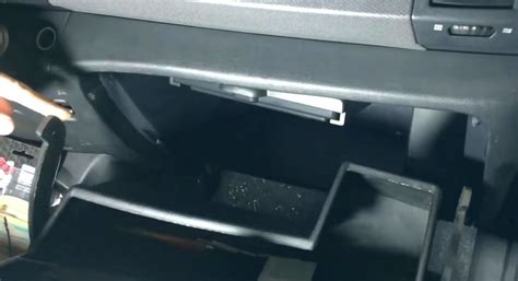 Замена салонного фильтра Nissan Micra К12 своими руками. Фото ...