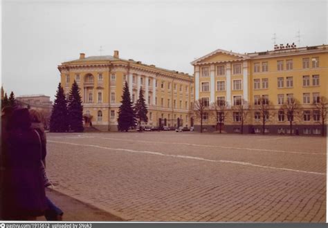 Ивановская площадь. Здания Совета министров СССР и Кремлёвского театра