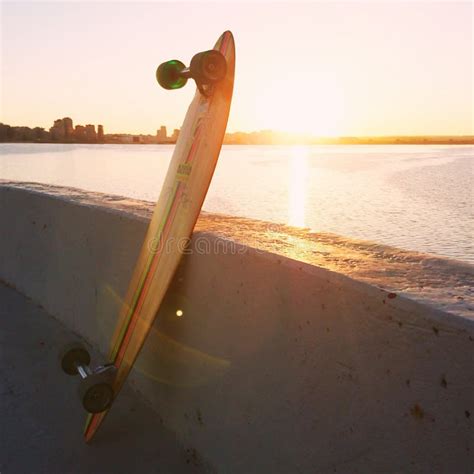 Long board Oxelo editorial photography. Image of bridge - 124815097