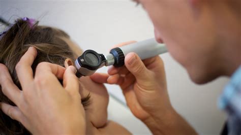 Bientôt un gel antibiotique pour soigner les otites ? | TF1 INFO