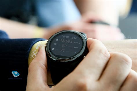 Mobile-review.com Первый взгляд на умные часы Asus VivoWatch SP