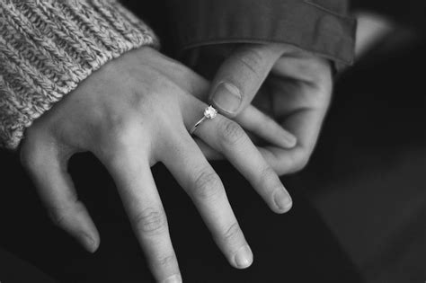 ways engaged couples  deal  finances