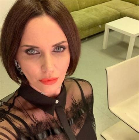 Мария Силвестър на 45 е по-съблазнителна от всякога! Лъсна с еротичен ...