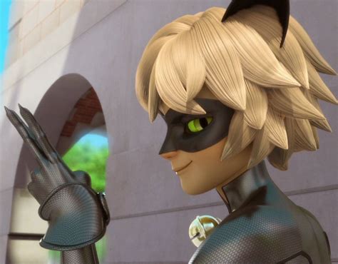Cat noir running on all fours (@catnoir_daily) / Twitter