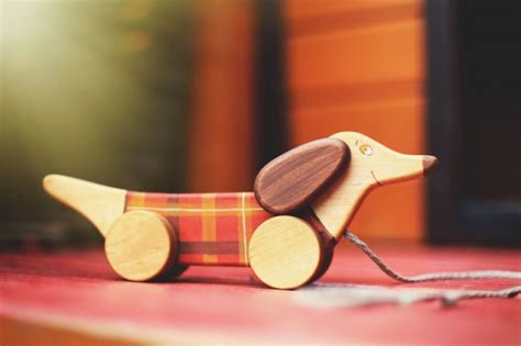 Каталка на веревочке Такса - деревянная игрушка ручной работы | Лес домой
