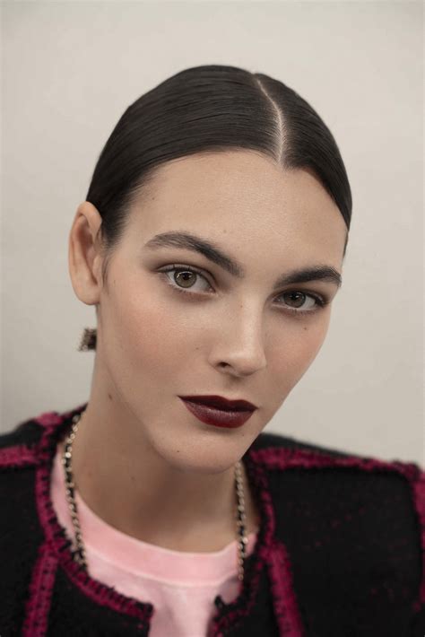 beauty details   chanel spring  runway show