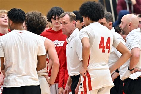 Tellers explain the membership rules at diamond credit union 5