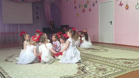Танец для девочек 4 - 6 лет в детском саду. Волшебный цветок - YouTube
