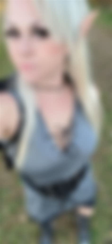 Slutty 41 f looking for friends...or prey : r/cougars_and_milfs_sfw