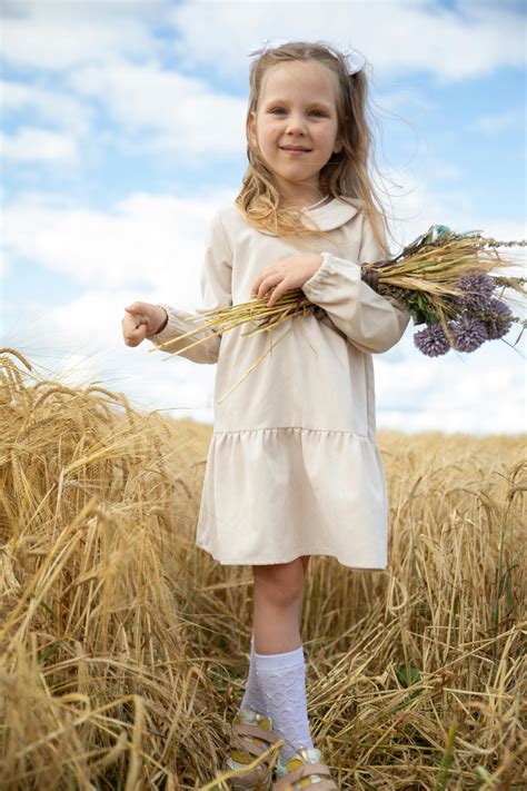 Big+Breasted+Girls+In+Bikinis Photos, Download The BEST Free Big