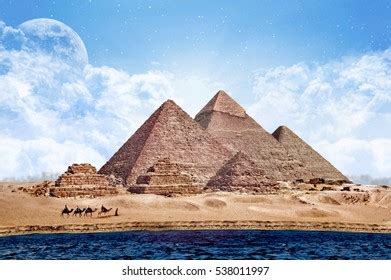 nile river pyramids royalty  images stock  pictures