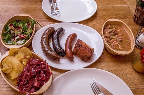 Stuff Yourself on a Budapest Food Tour - Travel Addicts