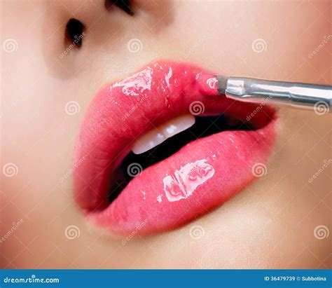 Maquillaje profesional imagen de archivo. Imagen de profesional - 36479739