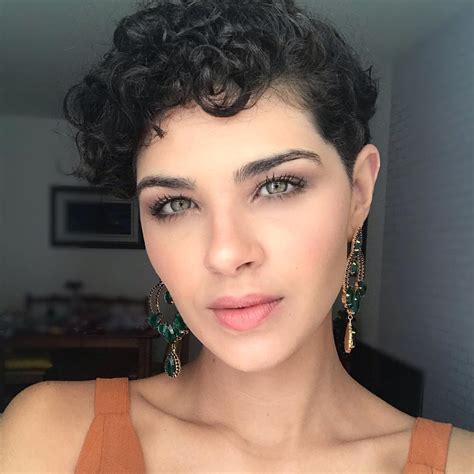 Corte De Cabelo Rosto Oval Cabelo Ondulado - Suzana Almeida: Corte de cabelo para rosto oval: 40 ideias para ...