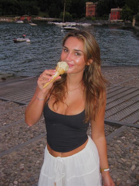 Annabelle Gesson (@annabellegesson) • Instagram photos and videos