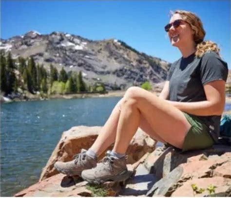 7 Best Hiking Boots for Wide Feet Women