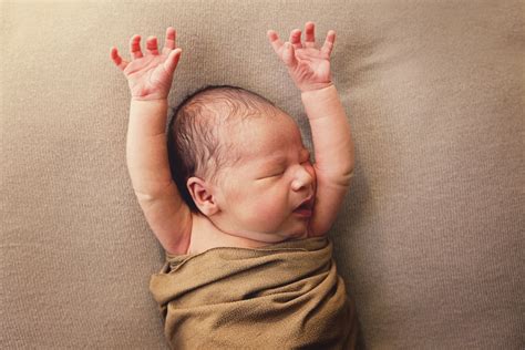Why Do Newborn Babies Startle? The Moro Reflex - Pregnancy Friend
