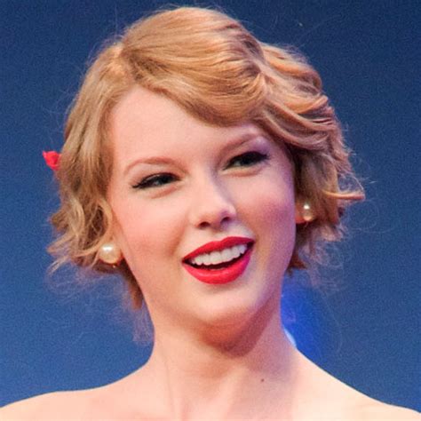 taylor fled america  fighting   kardashians village