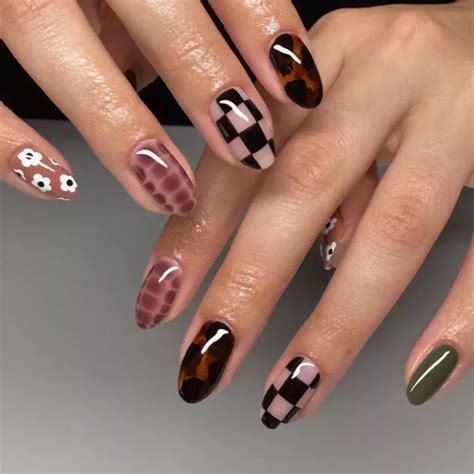 tortoiseshell nail ideas   wildly sophisticated  style