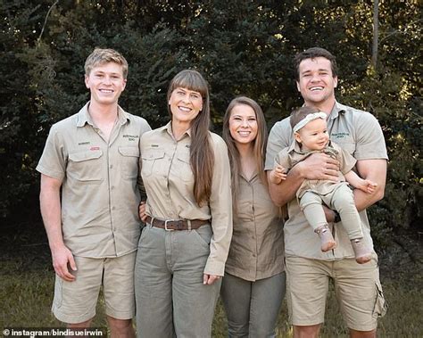 bindi irwins fans  wild   family photo  claims