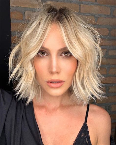 50 meest trendy korte blonde bobkapsels in 2023