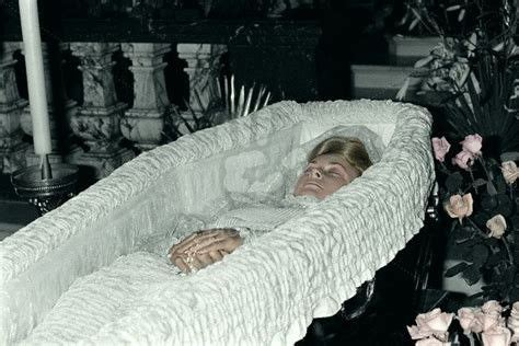 25 ideas de Muerte Lady di | muerte, post mortem, fotografía post mortem