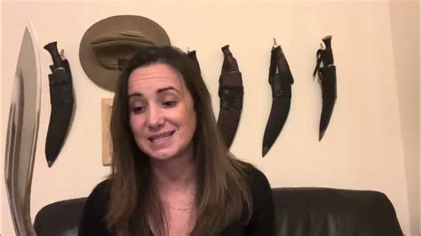 Leanne testing a new stand, and taking the mick out me😂 - YouTube
