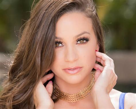 Abigail Mac