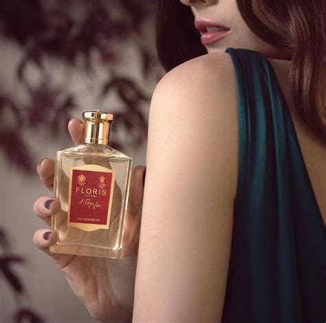 Pin by ⊱ ⊱ ẮήЖﻉλiķล ⊱ ⊱ on ♥ РОНЯЯ КАПЛИ АРОМАТ ♥ | Perfume, Fragrance ...