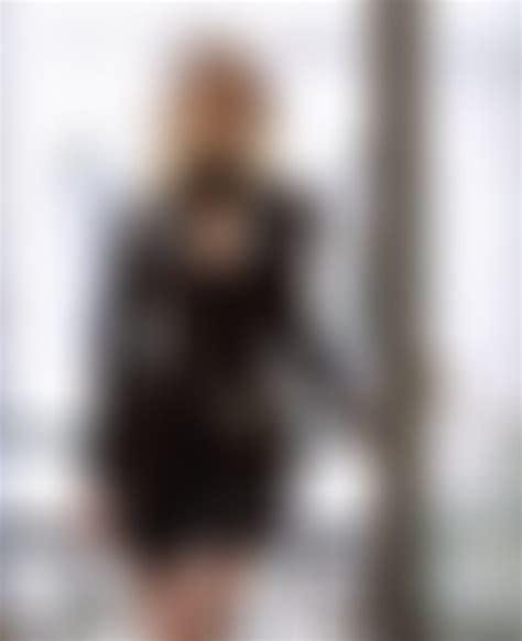 Natalee in black : NataLee