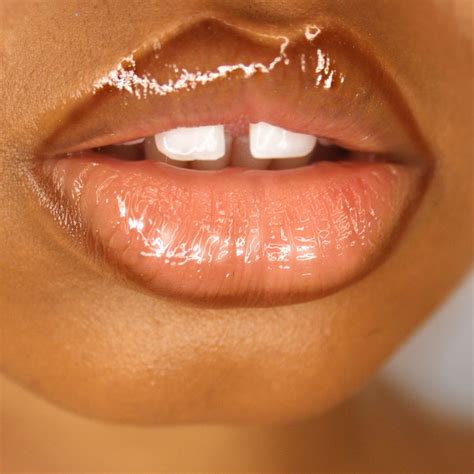 𝑮𝑰𝑺𝑬𝑳𝑳𝑬 𝑨𝑳𝑰 | Makeup Artist on Instagram: “Lipliner Worship 👄 _ Black ...