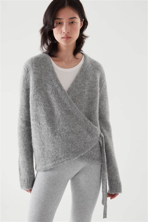 ШЕРСТЯНОЙ КАРДИГАН С ЗАПАХОМ | Wrap cardigan, Grey knitwear, Cardigan