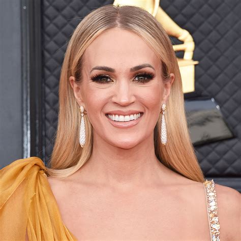 carrie underwood flaunts  dance moves  rhinestoned denim short