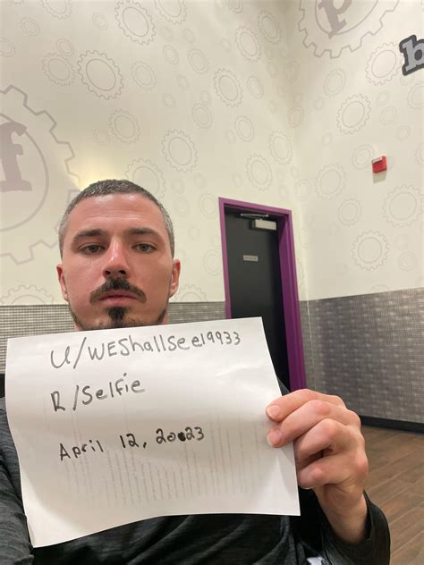 29 male selfie verification : r/selfie