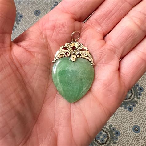 Jadeite Jade Heart 9 Karat Gold Pendant at 1stDibs | vintage jade heart