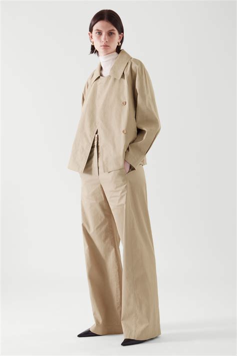 УКОРОЧЕННЫЙ ЛЬНЯНОЙ ТРЕНЧКОТ | Jackets, Coats jackets women, Trench jacket