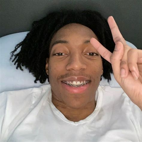 Lil tecca sending peace sign😏 | Best rapper alive, Best rapper, Rap ...