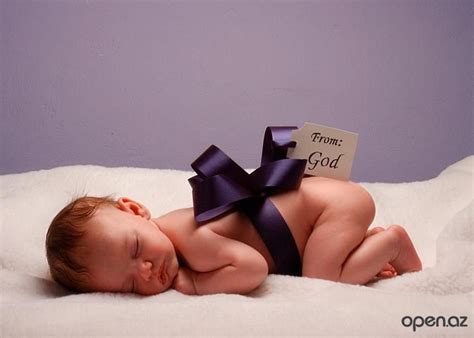 фотосессия новорожденного на фоне календаря | Newborn pictures, New ...
