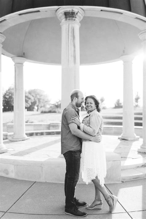 Matt & Randee | Summer Coxhall Gardens Engagement | Victoria Hunt