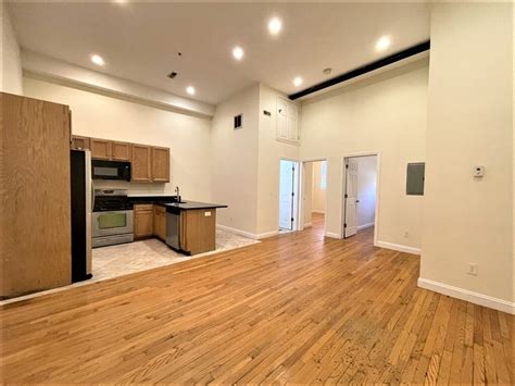 pleasant st unit  malden ma  room  rent  malden ma