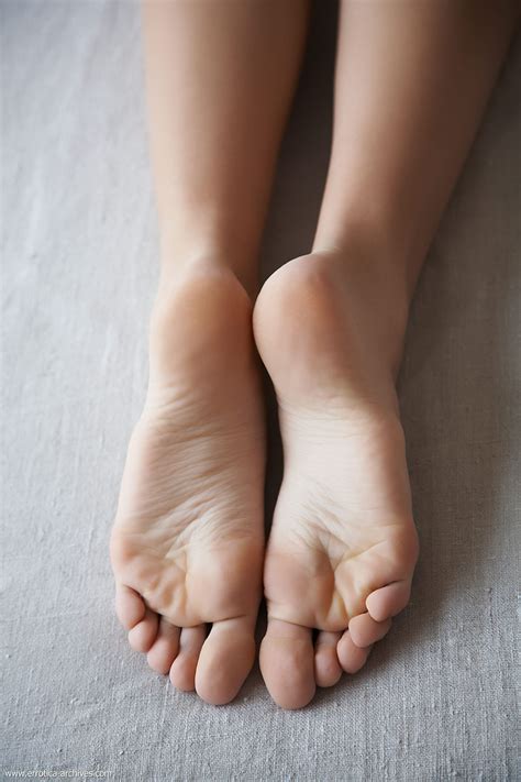 Pin by Luis Moreno on Pies, piernas | Pinterest | Sexy feet, Legs and ...