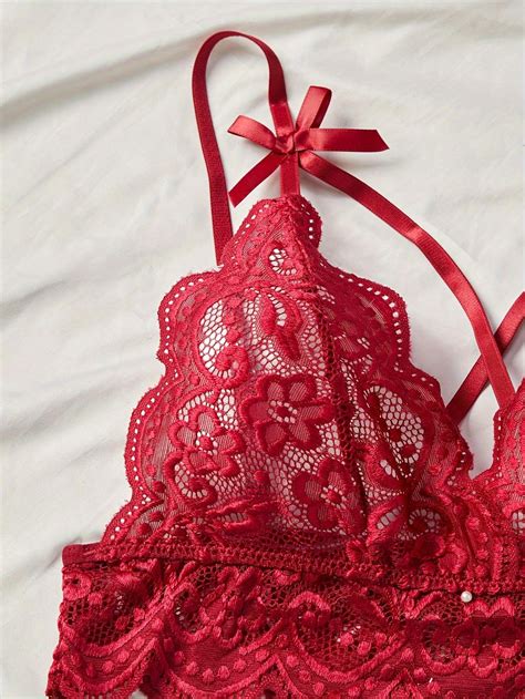 Lace Lingerie Set With Hollow Scallop Decor Bra And Crotchless Panties