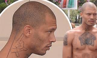 'Hot felon' Jeremy Meeks shows off his tattoos in Cannes | Daily Mail ...
